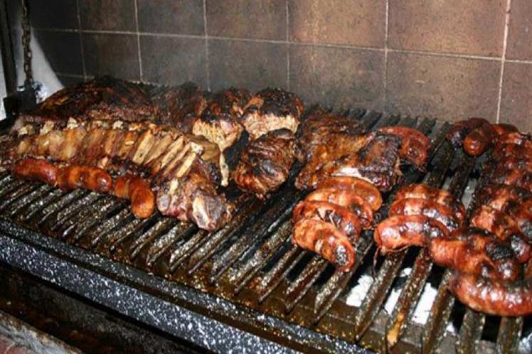 Secretos del asado argentino: De la parrilla a la mesa